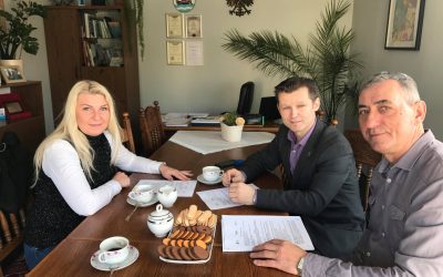 W Malczycach ruszają kolejne inwestycje – podpisano umowę na termomodernizację szkoły podstawowej