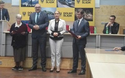 Wójt gminy Piotr Frankowski odebrał promesę z Dolnośląskiego Funduszu Odrzańskiego